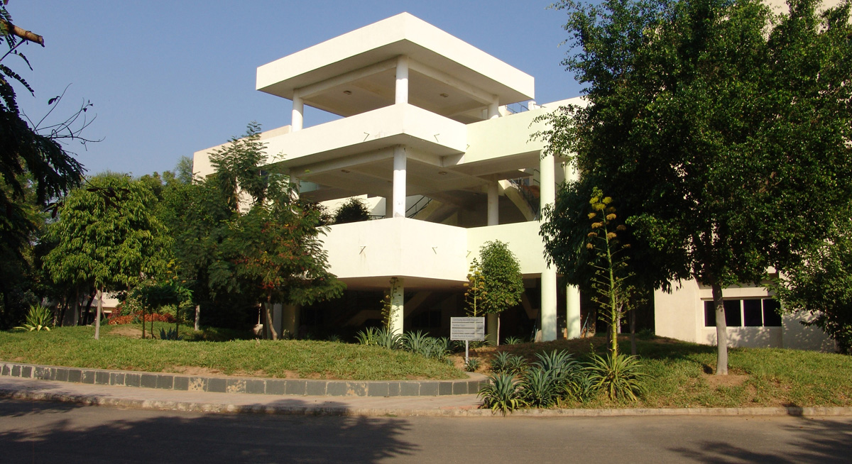 Campus | Dhirubhai Ambani Institute Of Information And Communication ...